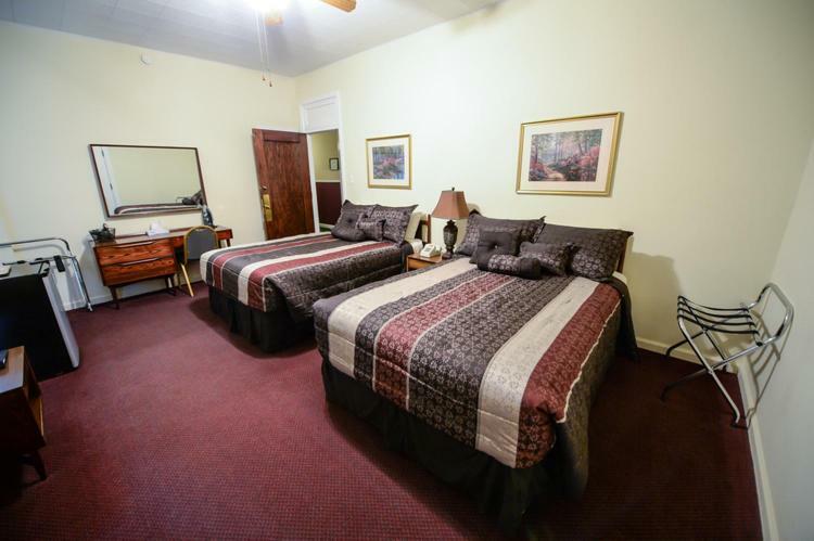 The Mountaineer Hotel Williamson Exteriér fotografie